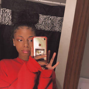 Meet your Posher, Senobia